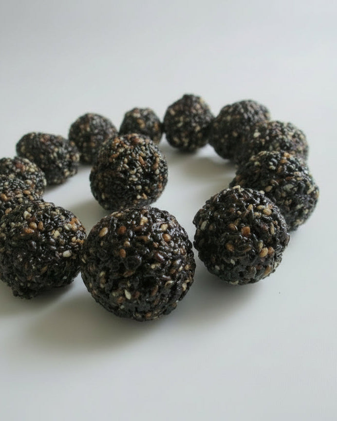 Black Ellunda ( black sesame ladoo )