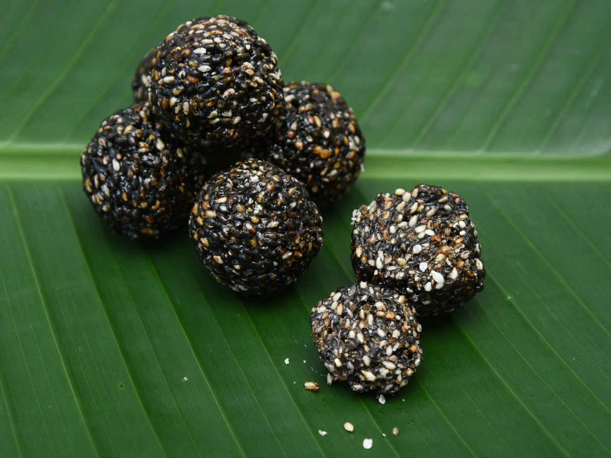 Black Ellunda ( black sesame ladoo )
